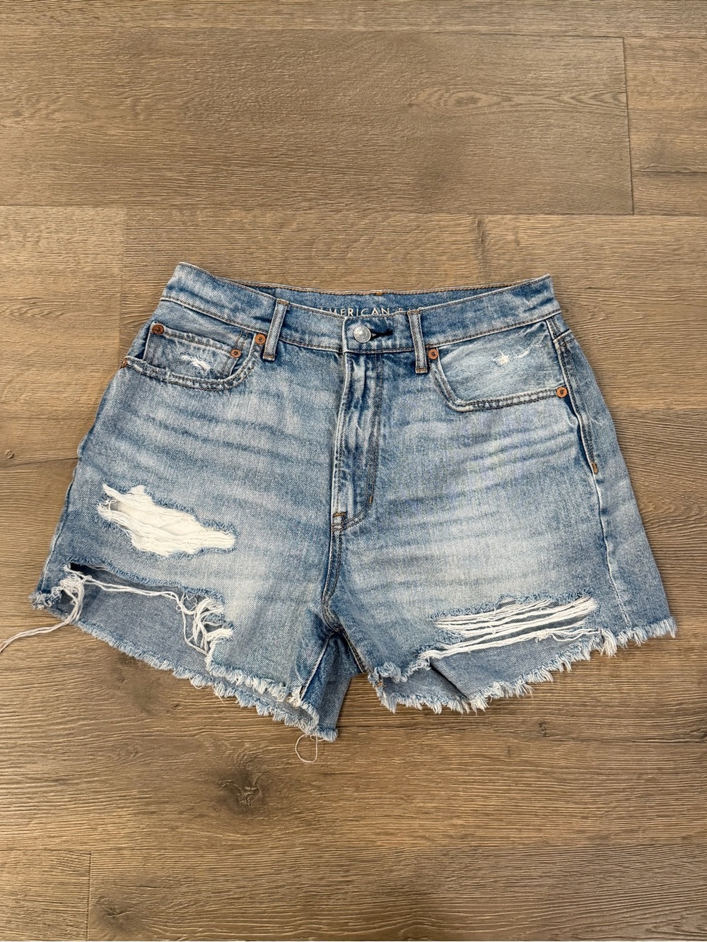 American Eagle Highest Rise 90s Boyfriend Ripped Distressed Jean shorts 6